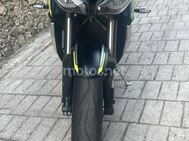 Triumph Street Triple 765 - Vista 7