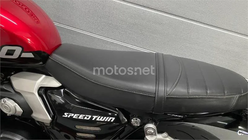 Triumph Speed Twin 1200 – Vista 13