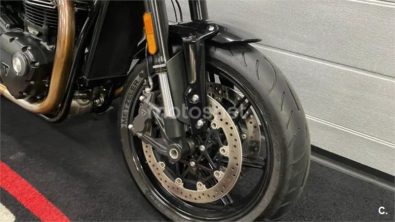 Triumph Speed Twin 1200 – Vista 8