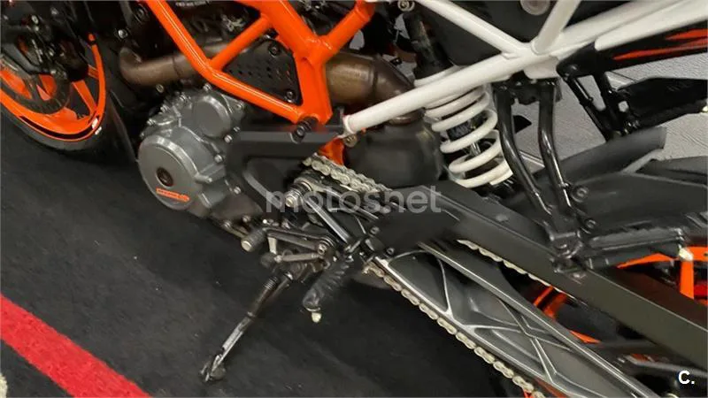 KTM 390 – Vista 14