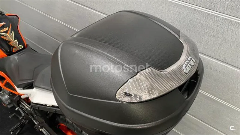 KTM 390 – Vista 16