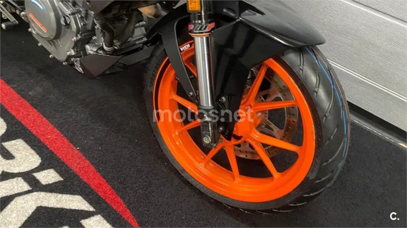 KTM 390 – Vista 8