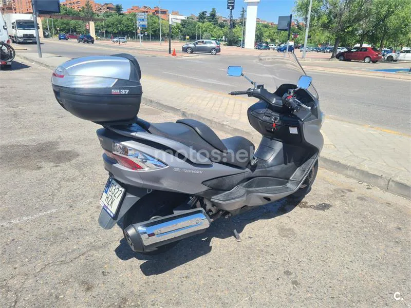 Suzuki Burgman 400 – Vista 3