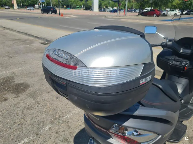 Suzuki Burgman 400 – Vista 21