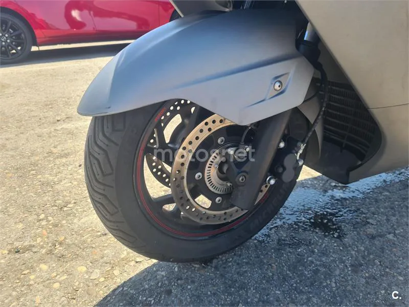 Suzuki Burgman 400 – Vista 8