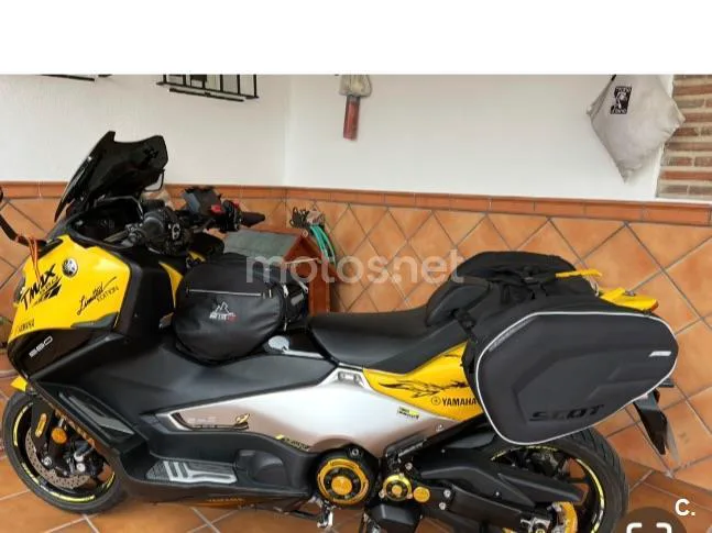Yamaha TMAX – Vista 3