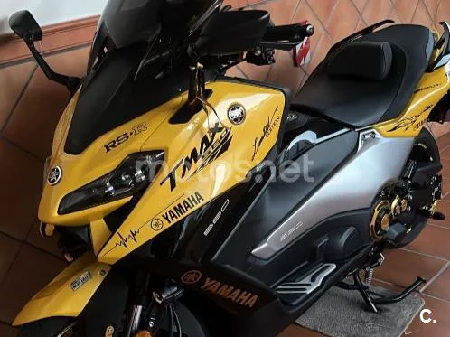 Yamaha TMAX – Vista 4