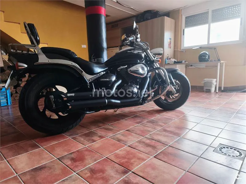 Suzuki Intruder M800 – Vista 16