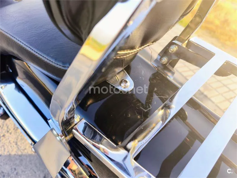 Suzuki Intruder M800 – Vista 10