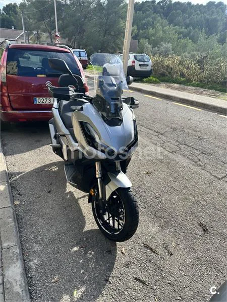 Honda ADV350 - Vista 3