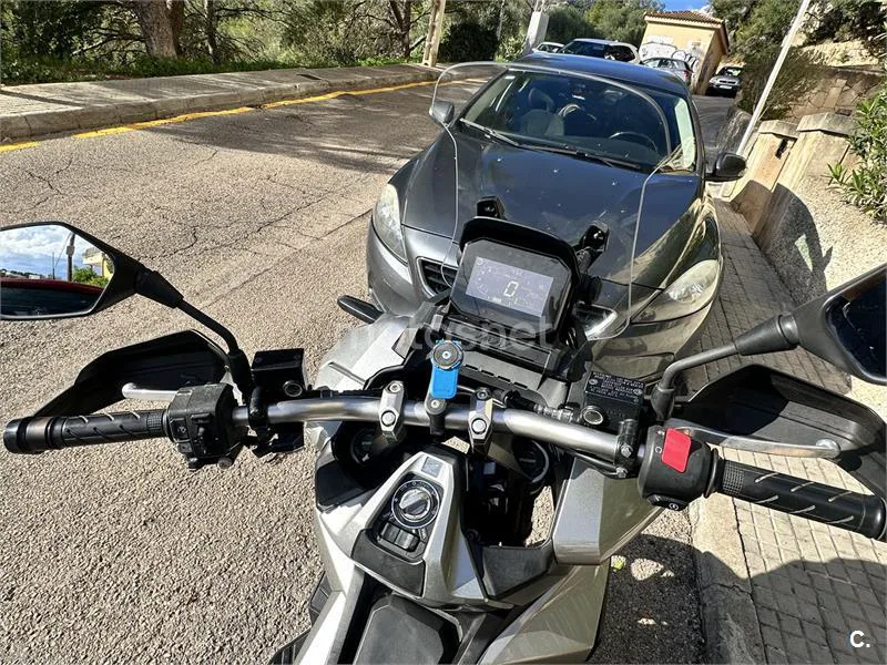 Honda ADV350 - Vista 6