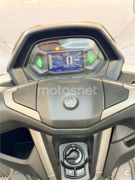 Yamaha NMAX – Vista 3