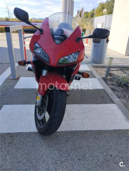 Honda CBR600RR - Vista 3