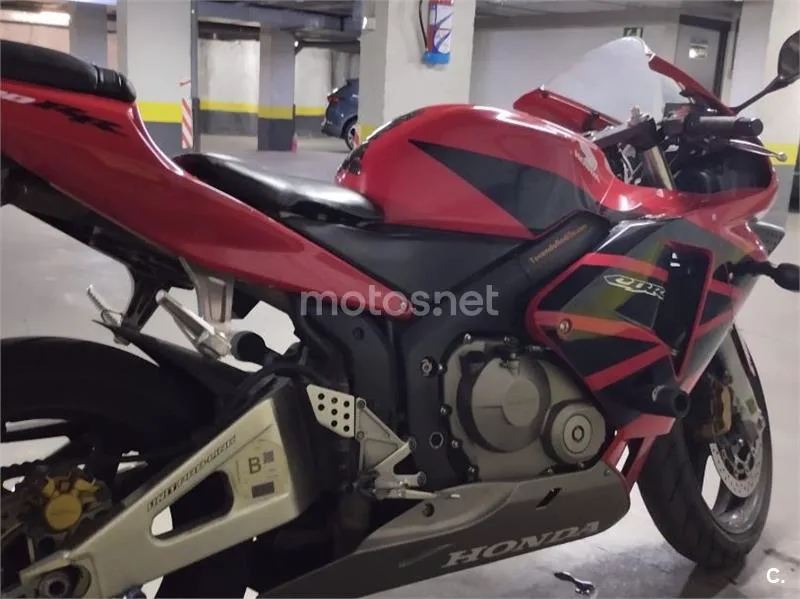 Honda CBR600RR - Vista 5