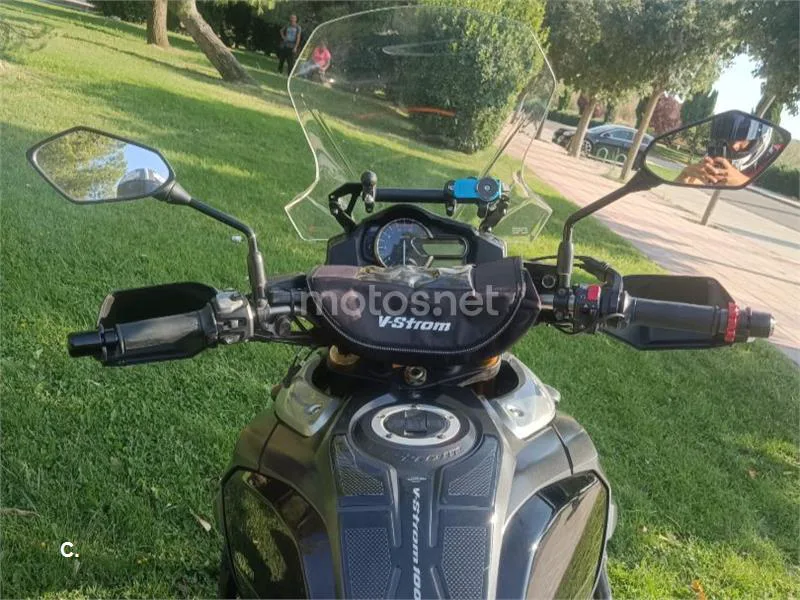 Suzuki V-Strom 1000 – Vista 5