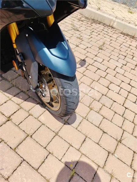 Yamaha TMAX – Vista 8