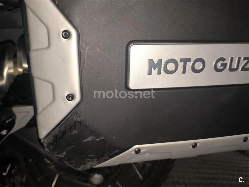 Moto Guzzi V85 TT - Vista 14