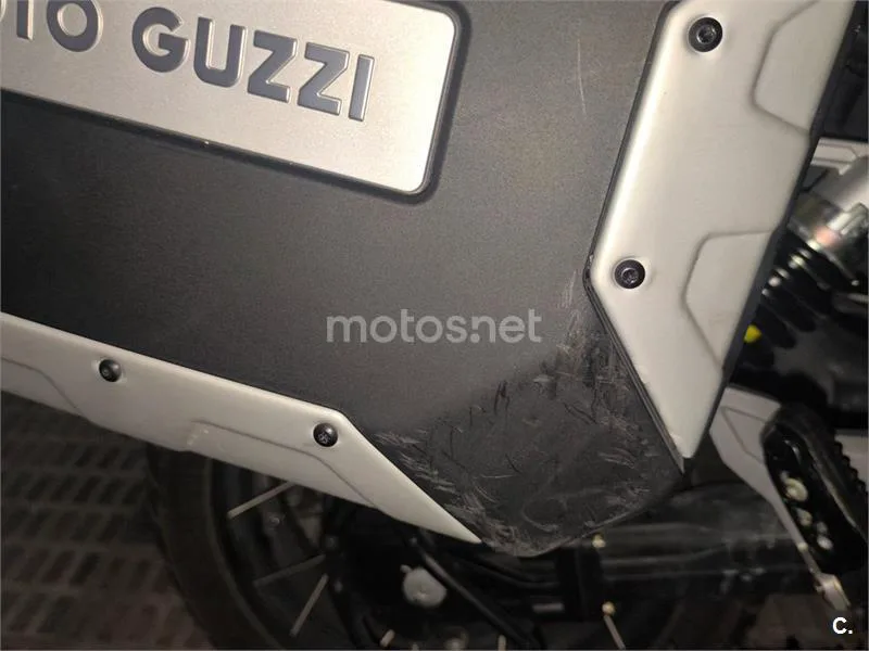 Moto Guzzi V85 TT - Vista 15