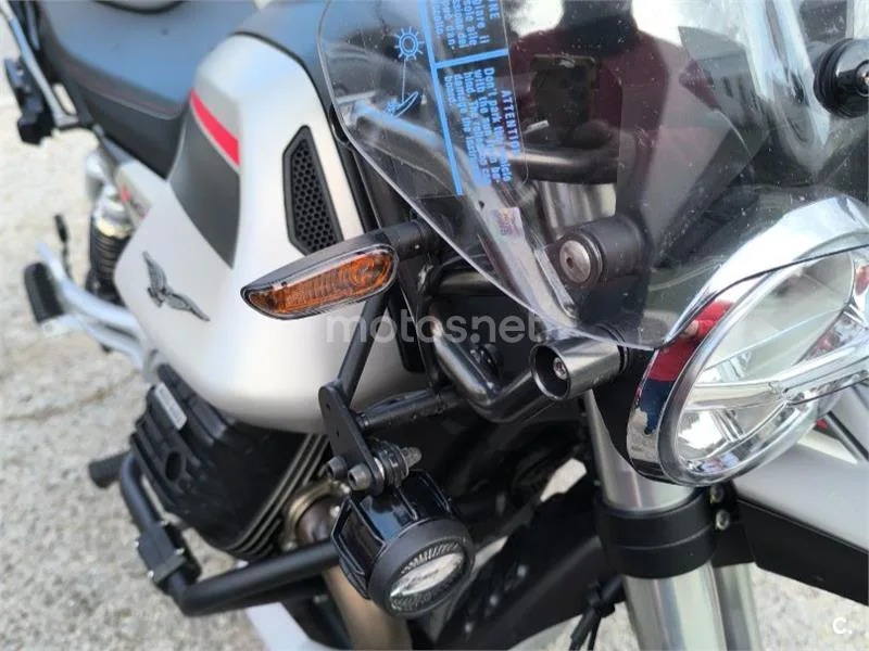 Moto Guzzi V85 TT - Vista 3