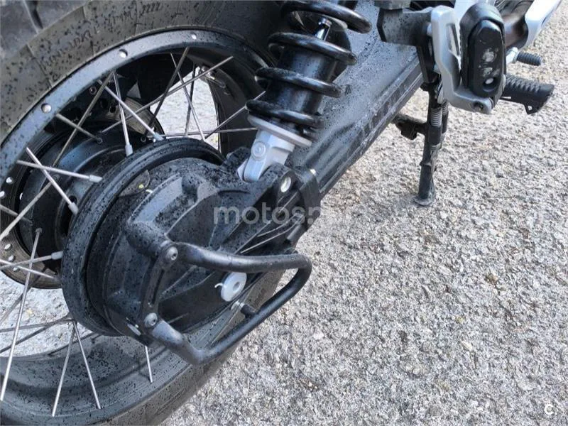 Moto Guzzi V85 TT - Vista 10
