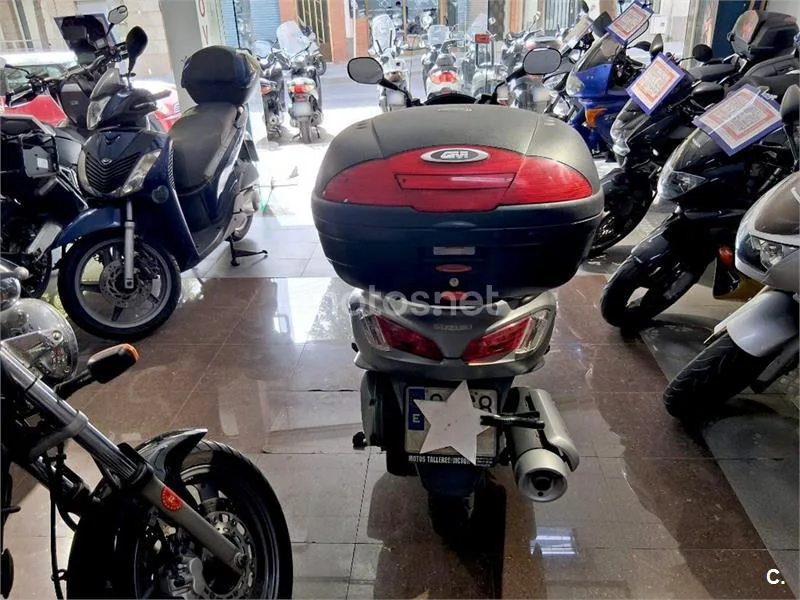 Suzuki Burgman 125 – Vista 6