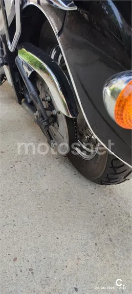 Kawasaki VN900 Classic - Vista 3