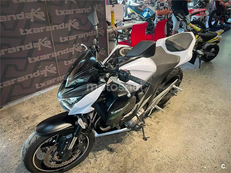 Kawasaki Z800 – Vista 7