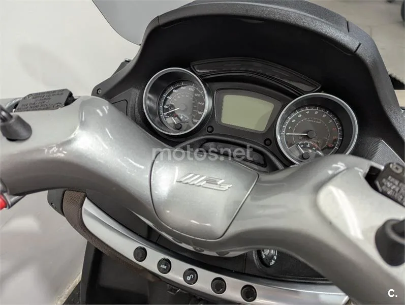 Piaggio MP3 – Vista 12