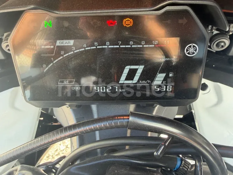 Yamaha YZF-R7 - Vista 9