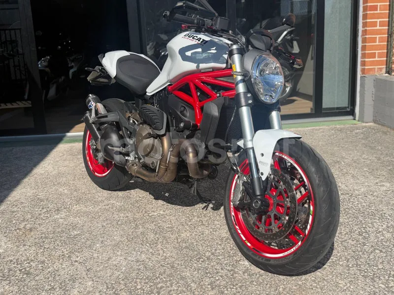 Ducati Monster 821 - Vista 5