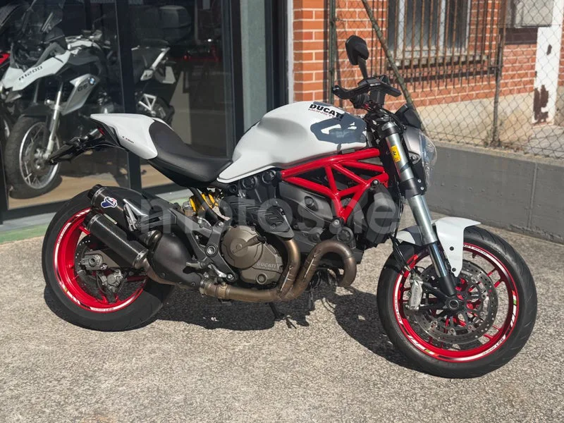 Ducati Monster 821 - Vista 6