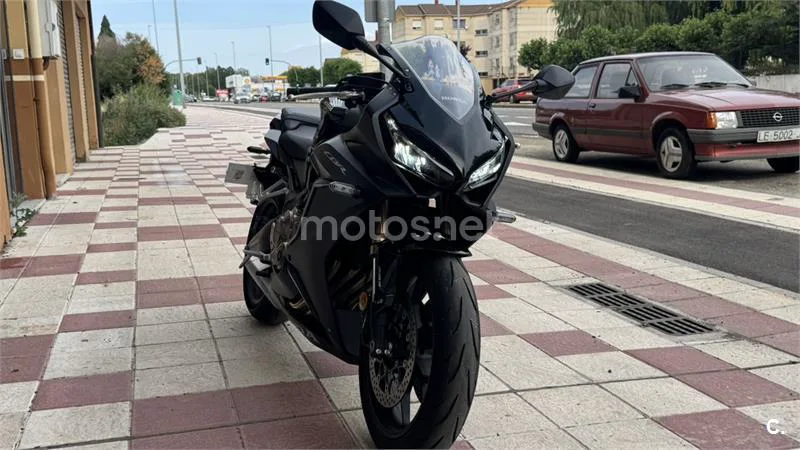 Honda CBR 650 R – Vista 6