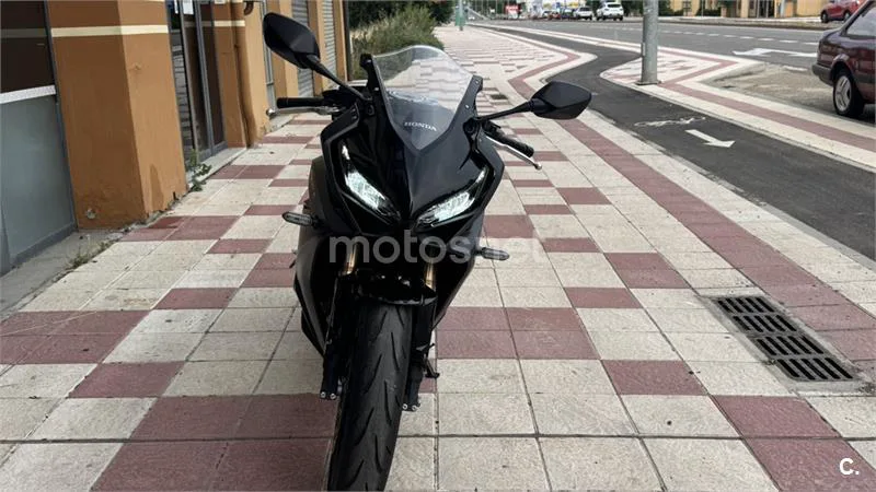 Honda CBR 650 R – Vista 7