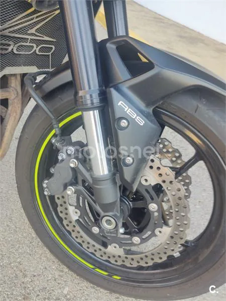 Kawasaki Z900 – Vista 14