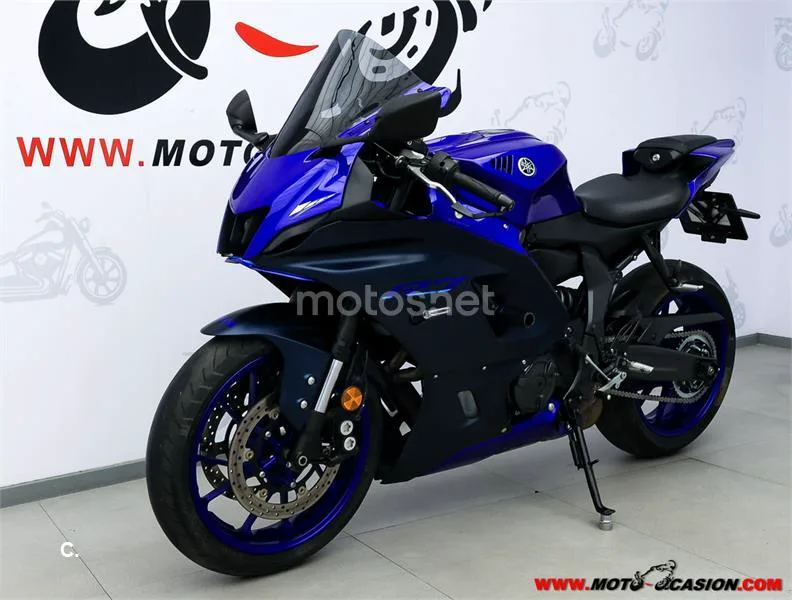 Yamaha R7 – Vista 8