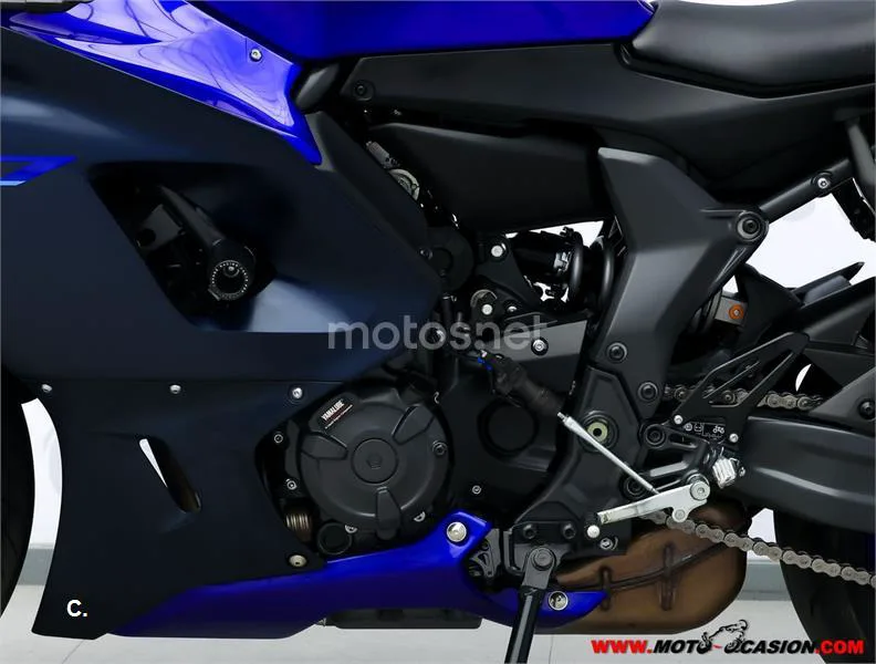 Yamaha R7 – Vista 10
