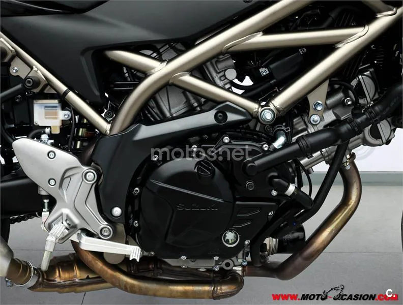 Suzuki SV 650 – Vista 5