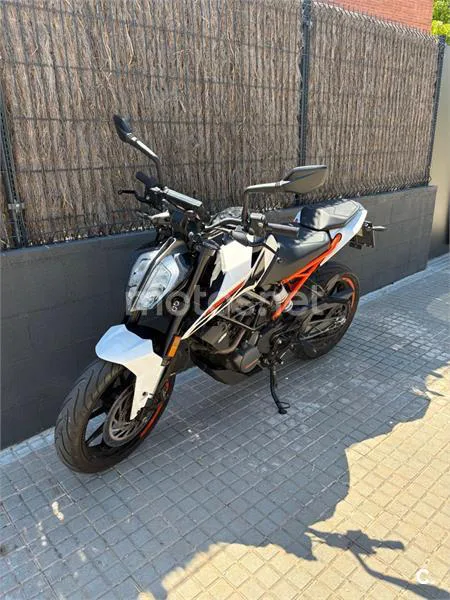 KTM 125 – Vista 3