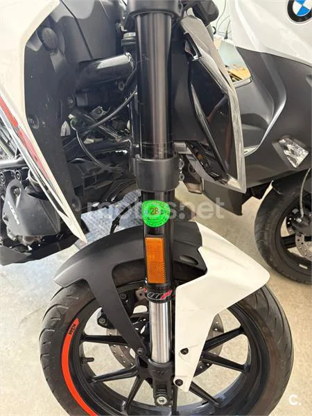 KTM 125 – Vista 6