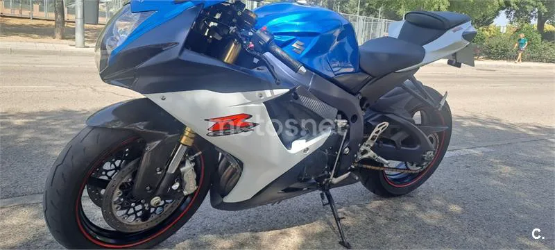 Suzuki GSX-R750 – Vista 5