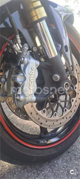 Suzuki GSX-R750 – Vista 9