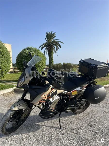 KTM 890 – Vista 3