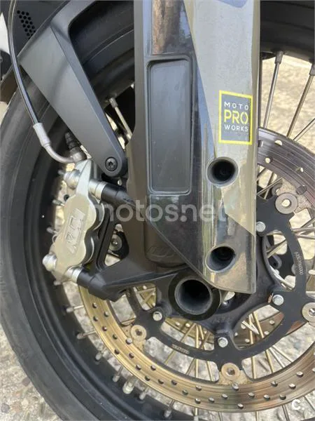 KTM 890 – Vista 4
