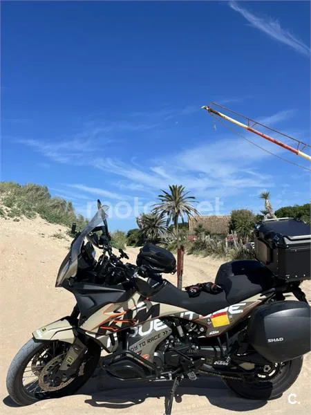 KTM 890 – Vista 7