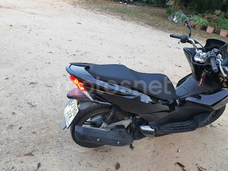Honda PCX 125 – Vista 6