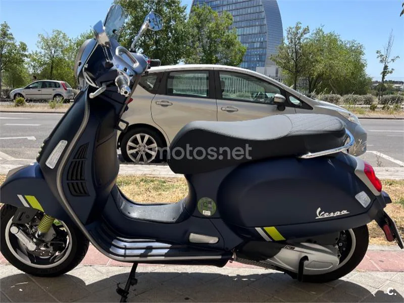 Vespa GTS 300 - Vista 3