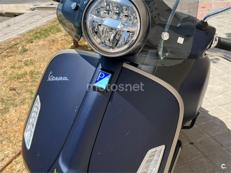 Vespa GTS 300 - Vista 6