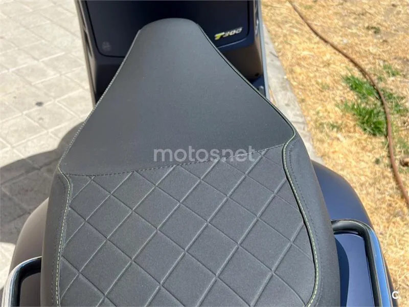 Vespa GTS 300 - Vista 7