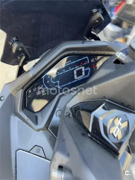 Kymco DTX 125 - Vista 3