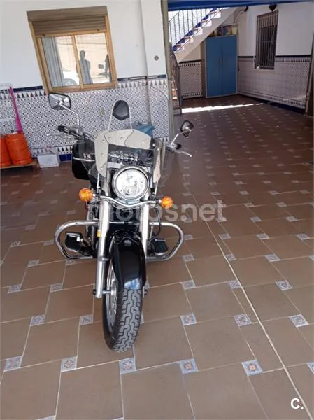 Kawasaki VN900 Classic - Vista 3